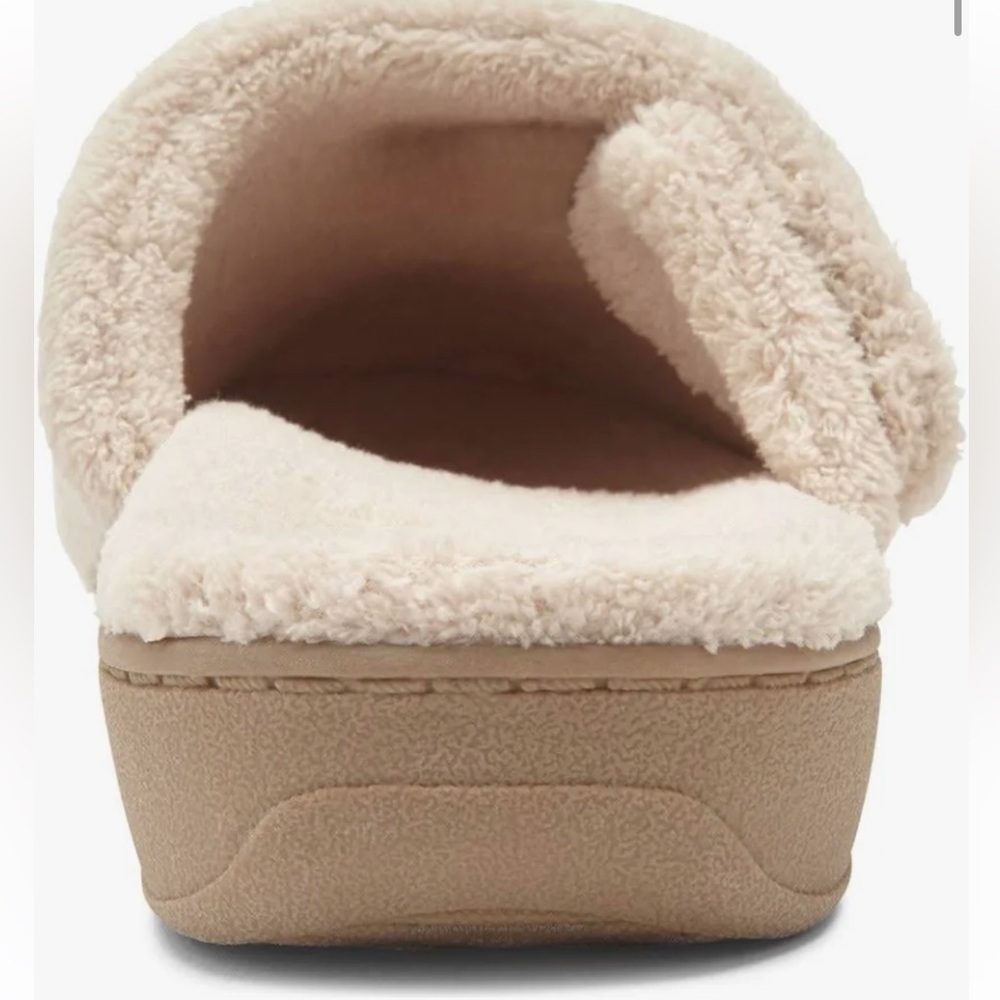 Women's Vionic Gemma Slippers, brand new size 10(does not have original box) - Picture 6 of 6